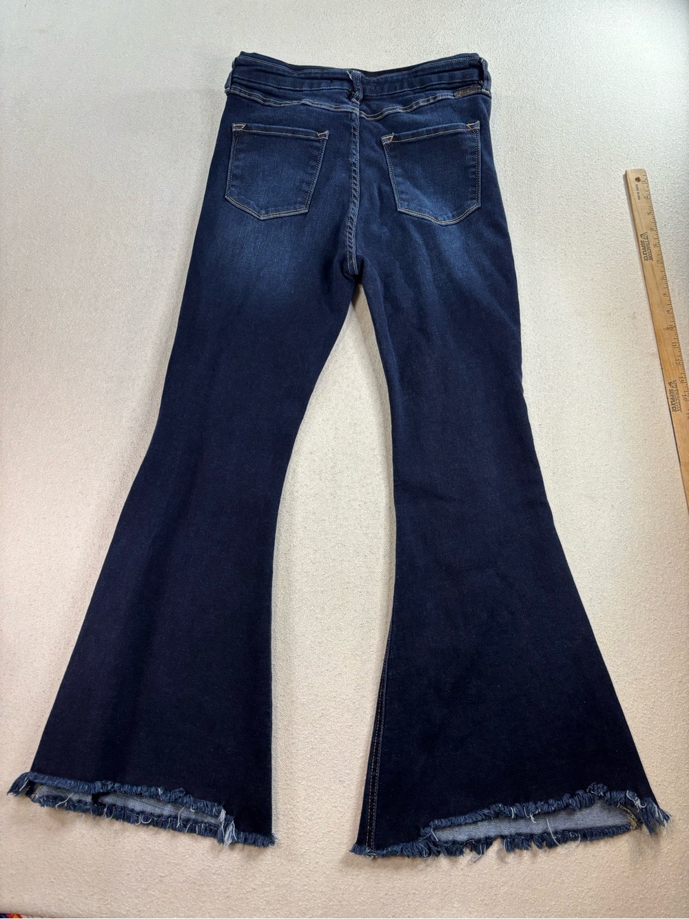 KanCan Size 30 High Rise Bell Bottom Flare Jeans Dark Wash Frayed Hem Stretch - Picture 7 of 7